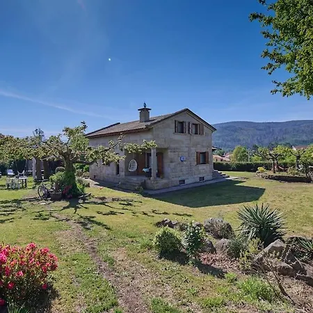 A Carballeira Holiday home